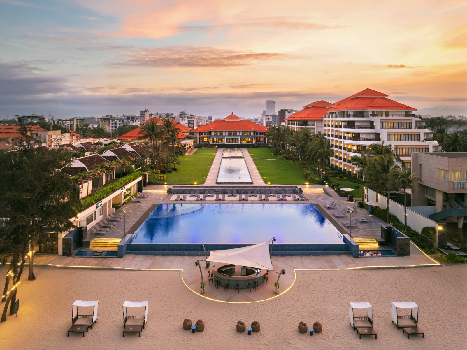 Pullman-Danang-Beach-Resort