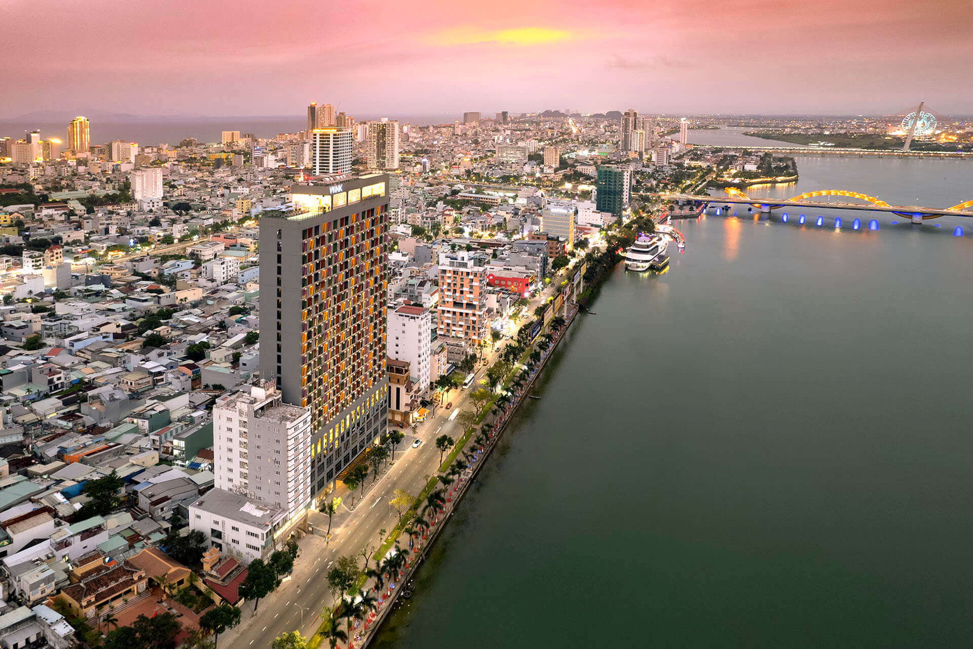 Wink-Hotel-Danang-Riverside