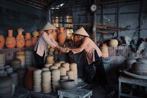 lang-gom-thanh-ha-kham-pha-lang-nghe-truyen-thong-500-nam-tuoi